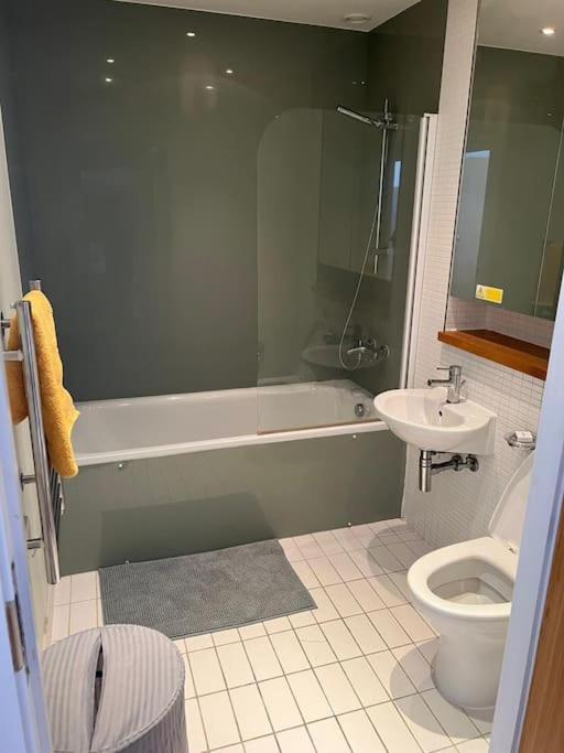 Stunning 2 Bed Flat! Centrally Located In London, Uk! Londres Exterior foto
