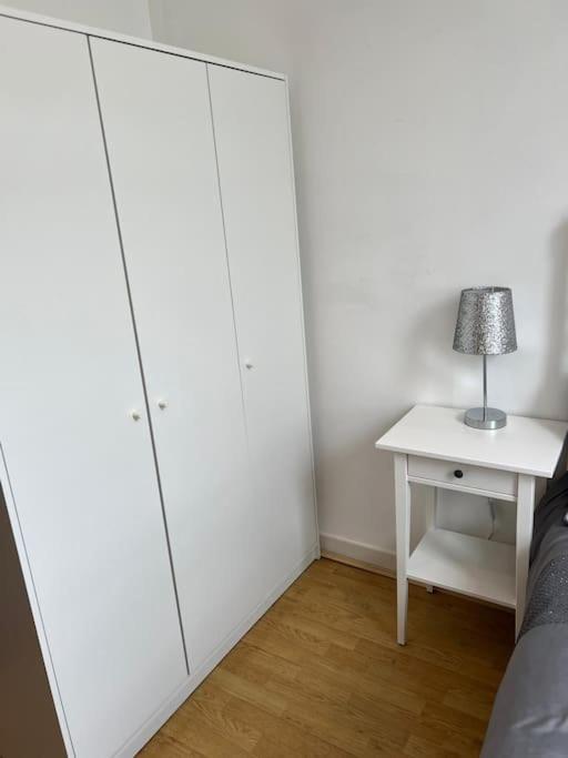 Stunning 2 Bed Flat! Centrally Located In London, Uk! Londres Exterior foto