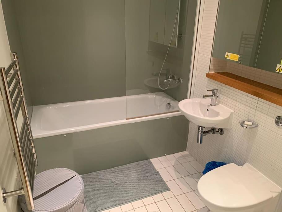 Stunning 2 Bed Flat! Centrally Located In London, Uk! Londres Exterior foto