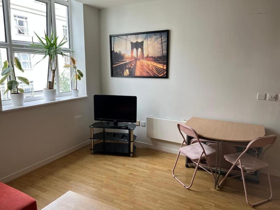 Stunning 2 Bed Flat! Centrally Located In London, Uk! Londres Exterior foto
